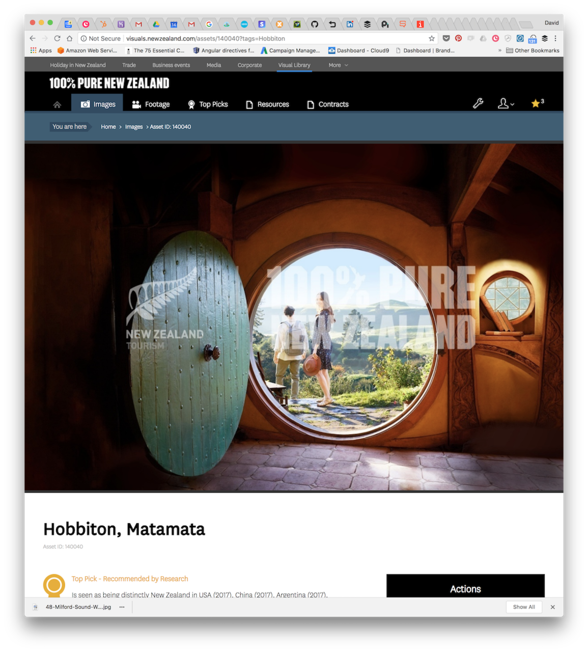 Hobbiton image from Tourism NZ's Visual Library